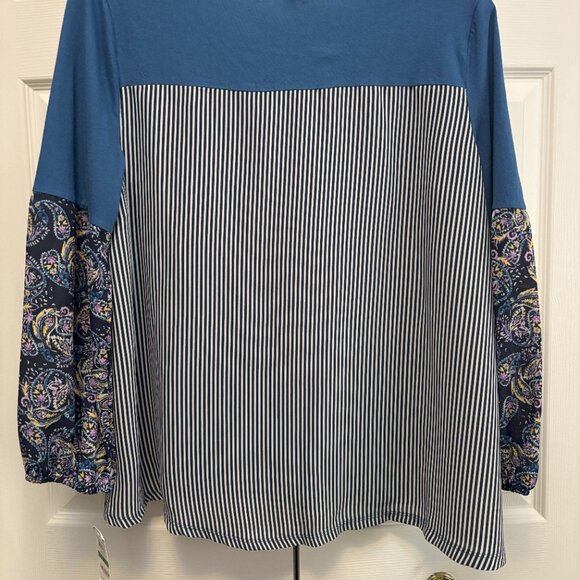 Women's Asymmetrical, Size Large Pull Over Shirt - Picture 2 of 4